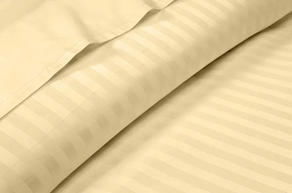 Ivory_Stp_Microfiber_With_1_Double_Bedsheet_|_(90*95)_&_2_Pillow_Covers_(18*28)