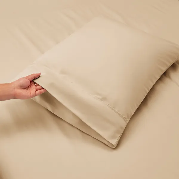Ivory_Microfiber_Solid_Fitted_With_1_Double_Bedsheet_|_(72*78)_&_2_Pillow_Covers_(18*28)