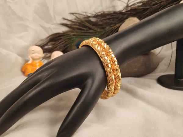 1_Gram_Gold-Plated_High_Gold_Bangles_Set