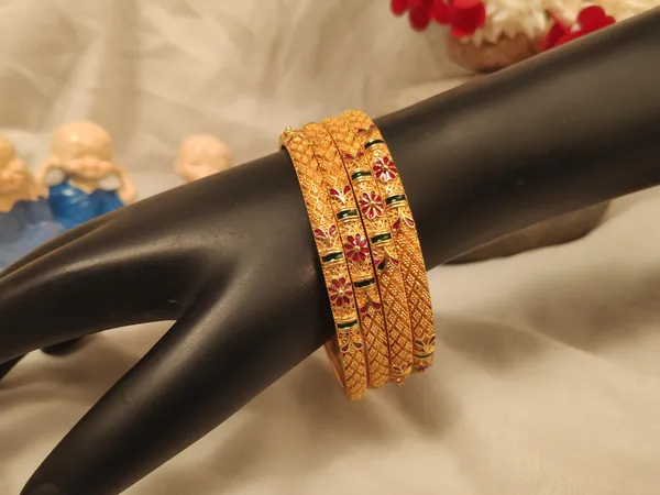 1_Gram_Gold-Plated_High_Gold_Bangles_Set
