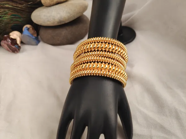1_Gram_Gold-Plated_High_Gold_Bangles_Set
