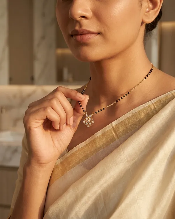 Gold-Plated_Round_Floral_Pendant_Mangalsutra_with_Black_Beads
