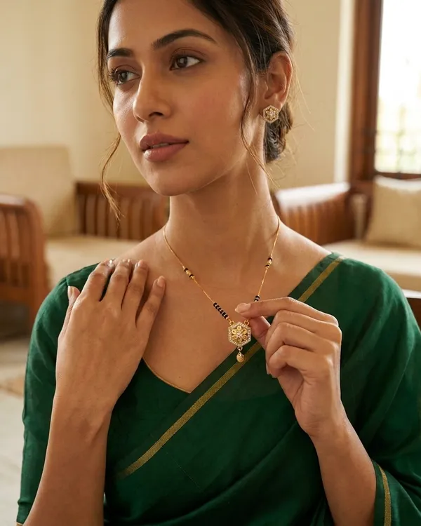 Gold-Tone_Brass_Hexagon_Pendant_Mangalsutra_|_18-Inch_Daily_Wear