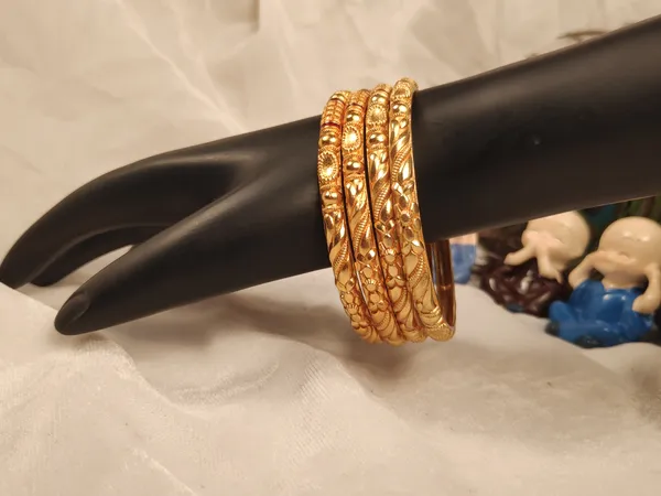 1_Gram_Gold-Plated_High_Gold_Bangles_Set