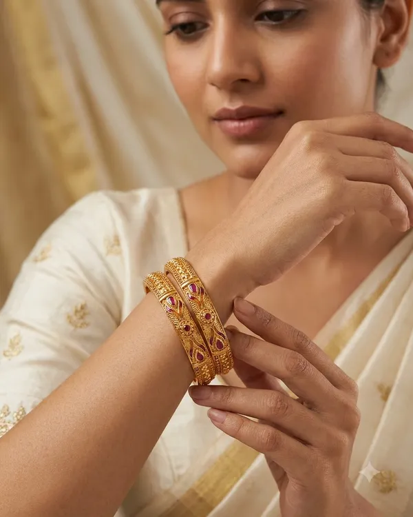 Traditional_Handcrafted_Brass_Bangle_Set_with_Intricate_Paisley_and_Stone_Work