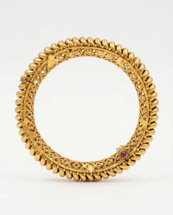 The_Heritage_Ruby-Accent_Copper_Bangle_�_Lifetime_Polish_Edition-_Pack_of_1