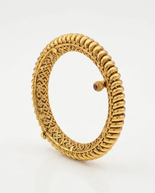 The_Heritage_Ruby-Accent_Copper_Bangle_�_Lifetime_Polish_Edition-_Pack_of_1