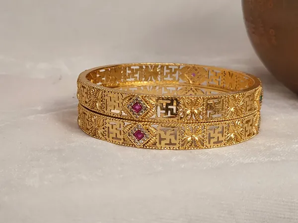 1_Gram_Gold-Plated_Brass_Rajasthani_Bangles_Set_Of_2