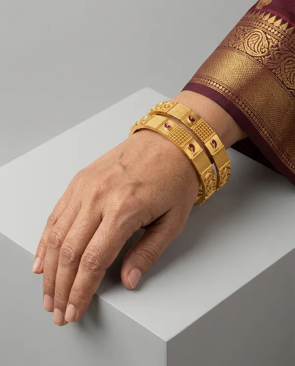 Traditional_Brass_Gold_Bangles_Set_with_Meenakari_Accents_�_High-Durability_Polish_Daily_Wear_Kada