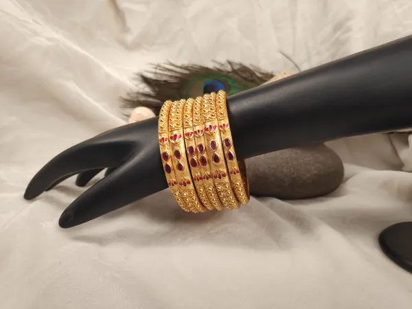 1_Gram_Gold-Plated_High_Gold_Bangles_Set