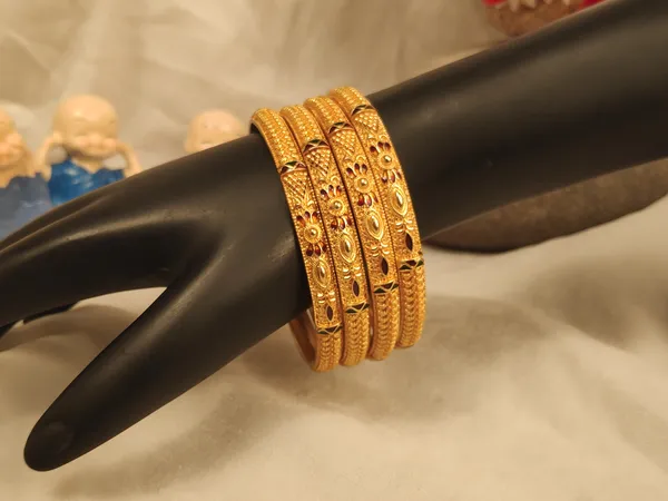 1_Gram_Gold-Plated_High_Gold_Bangles_Set