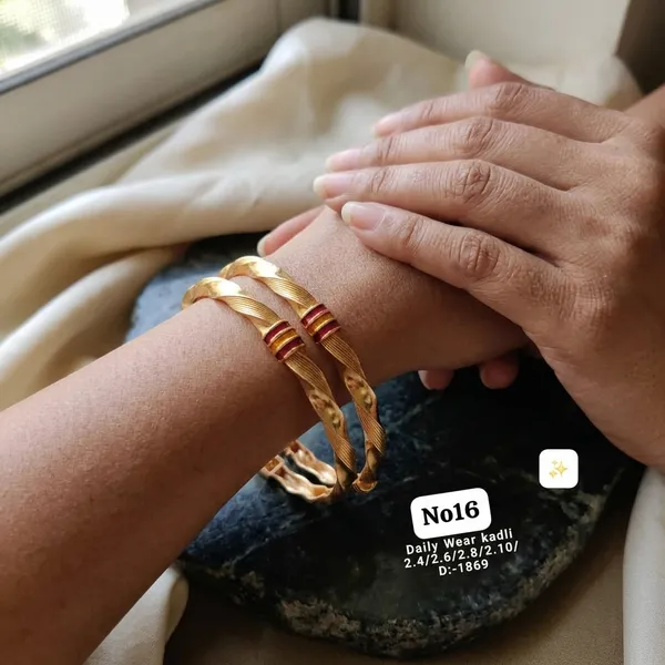 Elegant_Brass_Daily_Wear_Bangles_�_Set_of_2_Twisted_Gold-Plated_Kada_Bangles