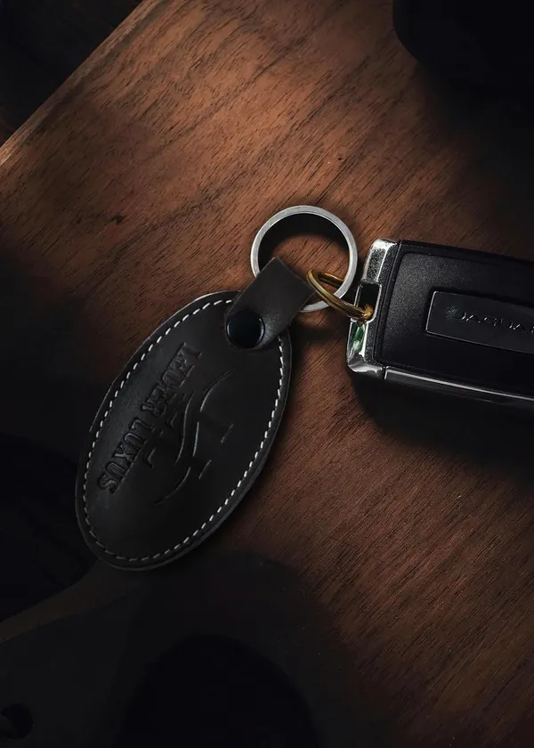 Multicolor_Leather_Keychain_Car_Bike_Luggage_Travel_Keys_Holders_Heavyduty_Keyrings_for_Men_and_Women_(Pack_of_2)