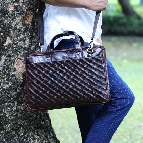 Leather_Laptop_Bag_for_Men,_3_Zipper_Pockets,_2_Spacious_Compartments_with_Padded_Laptop__Slot,_Crossbody_Bag_With_Adjustable_and_Removable_shoulder_Straps.
