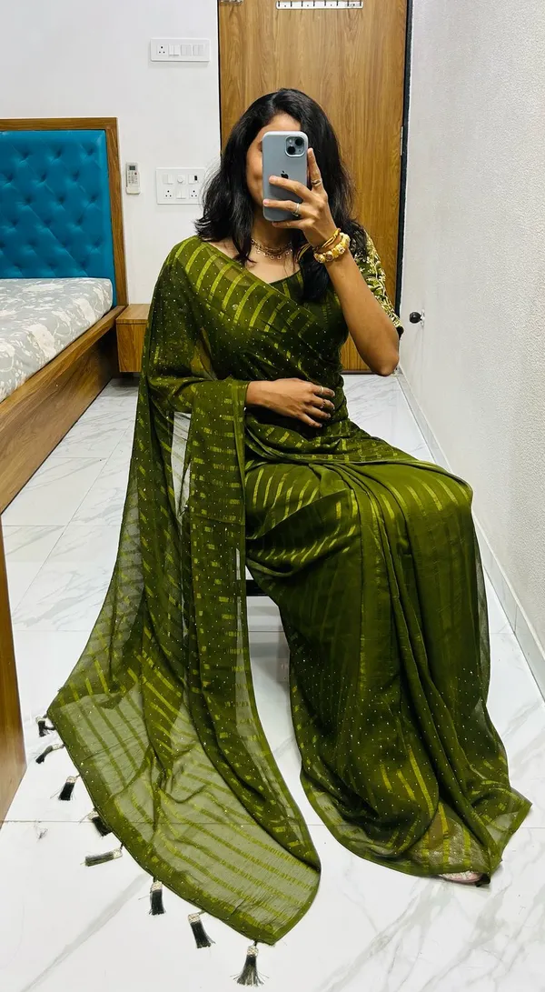 Mehendi_Georgette_Solid_Saree_For_Women_With_Unstitched_Blouse