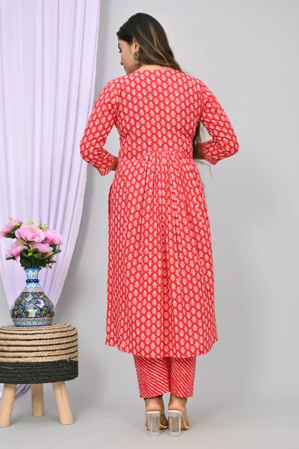 Red_Cotton_Blend_Printed_Regular_Kurta_&_Pant_Dupatta_Set_For_Women