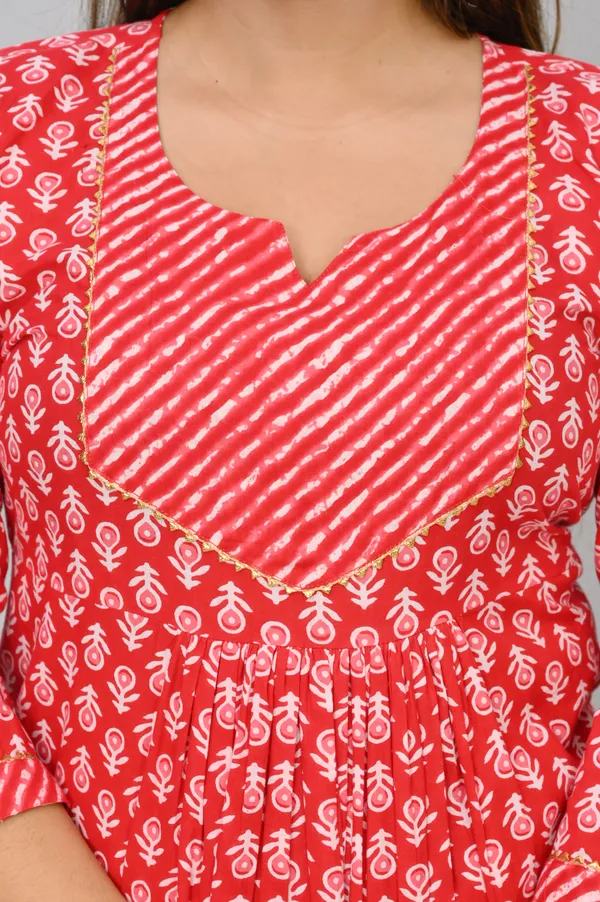 Red_Cotton_Blend_Printed_Regular_Kurta_&_Pant_Dupatta_Set_For_Women