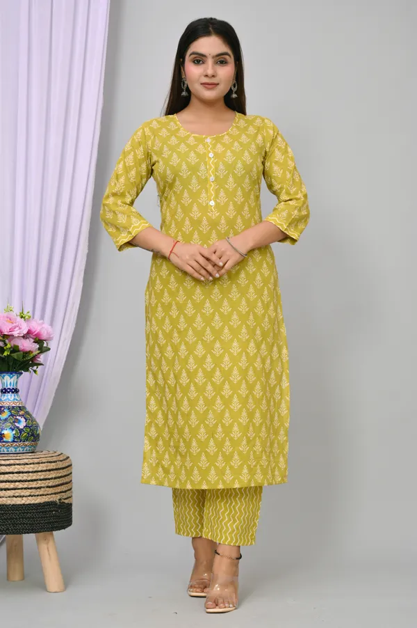 Yellow_Cotton_Blend_Floral_Print_Regular_Kurta_&_Pant_Dupatta_Set_For_Women