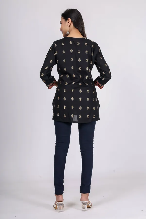Black_Cotton_Blend_Printed_Regular_Top_For_Women