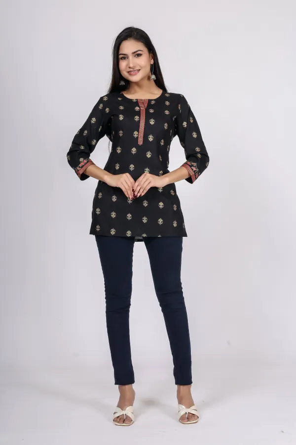 Black_Cotton_Blend_Printed_Regular_Top_For_Women