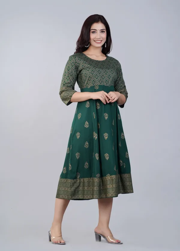 Green_&_Gold_Viscose_Rayon_Floral_Print_Regular_Kurta_For_Women