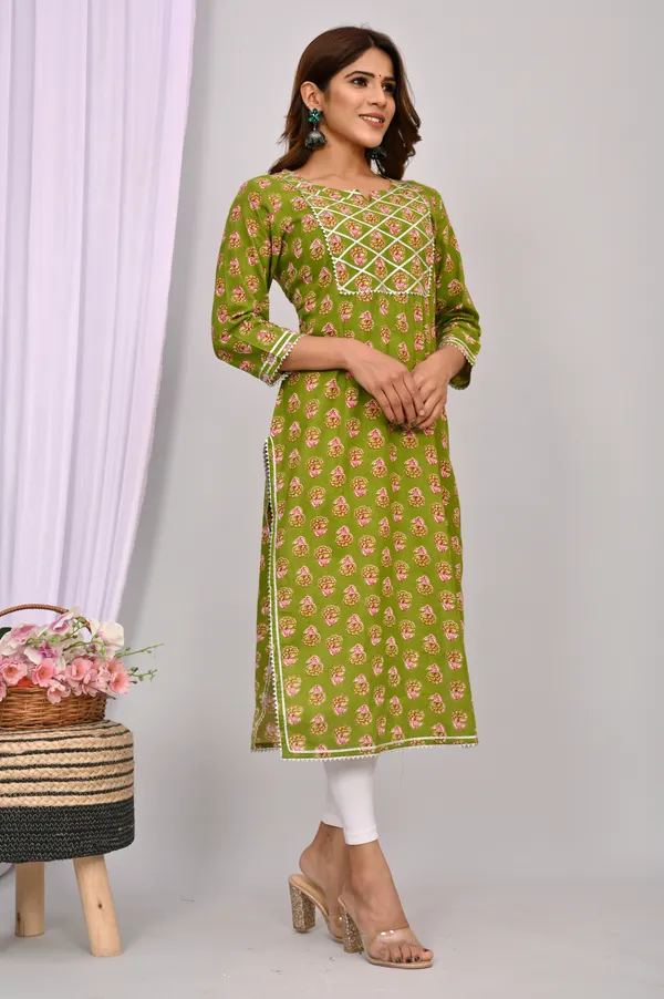 Green_&_White_Viscose_Rayon_Printed_Regular_Kurta_For_Women
