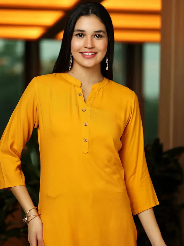 Yellow_Cotton_Rayon_Self_Design_Regular_Kurta_For_Women