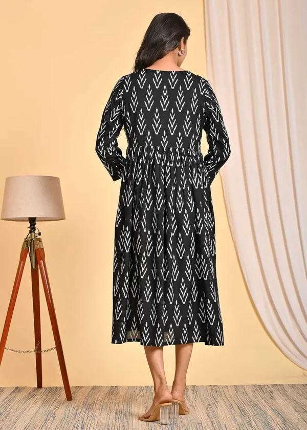Black_Pure_Cotton_Self_Design_Regular_Gown_For_Women