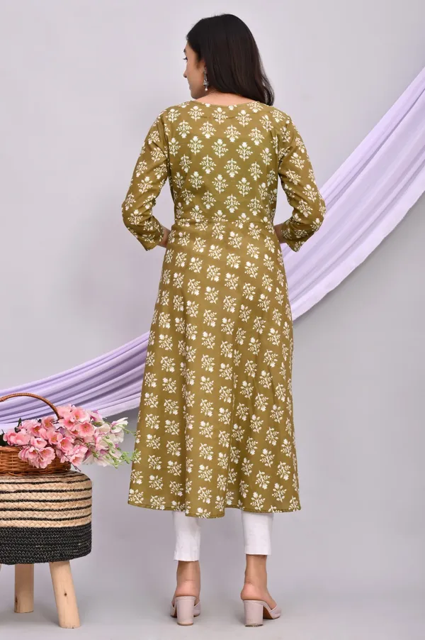 Green_&_White_Viscose_Rayon_Printed_Regular_Kurti_For_Women
