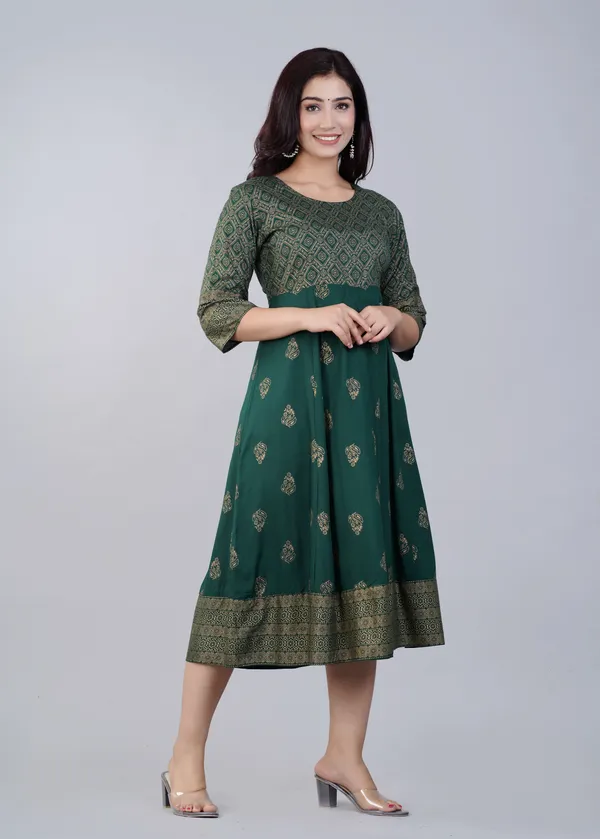 Green_&_Gold_Viscose_Rayon_Floral_Print_Kurta_For_Women