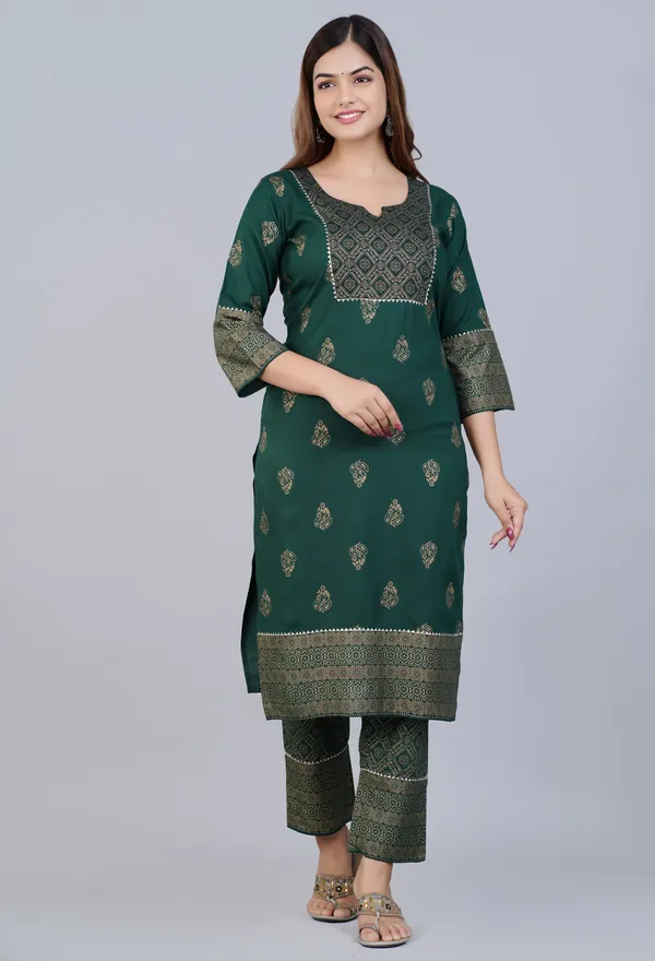Green_Viscose_Rayon_Printed_&_Floral_Print_Regular_Kurta_&_Pant_Set_For_Women