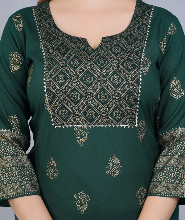 Green_Viscose_Rayon_Printed_&_Floral_Print_Regular_Kurta_&_Pant_Set_For_Women