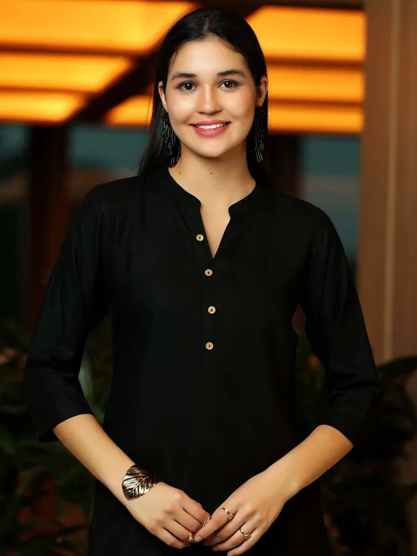 Black_Cotton_Rayon_Self_Design_Regular_Top_For_Women