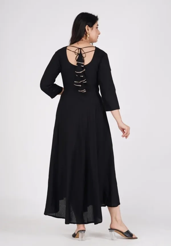 Black_Cotton_Blend_Solid_Regular_Gown_For_Women