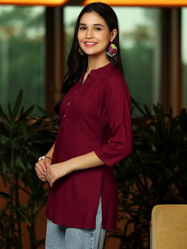 Maroon_Cotton_Rayon_Self_Design_Regular_Top_For_Women