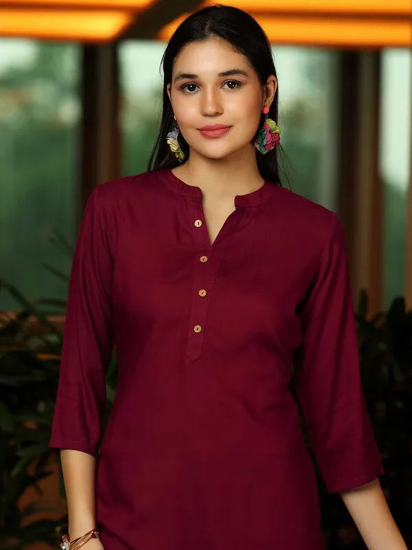 Maroon_Cotton_Rayon_Self_Design_Regular_Top_For_Women