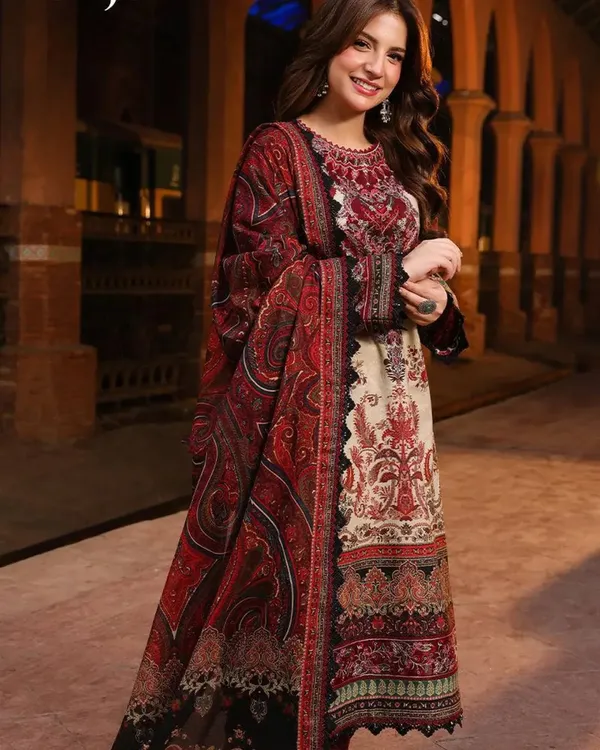 Beautiful_Muslin_Ethnic_Kurta_Set_With_Dupatta_For_Women.