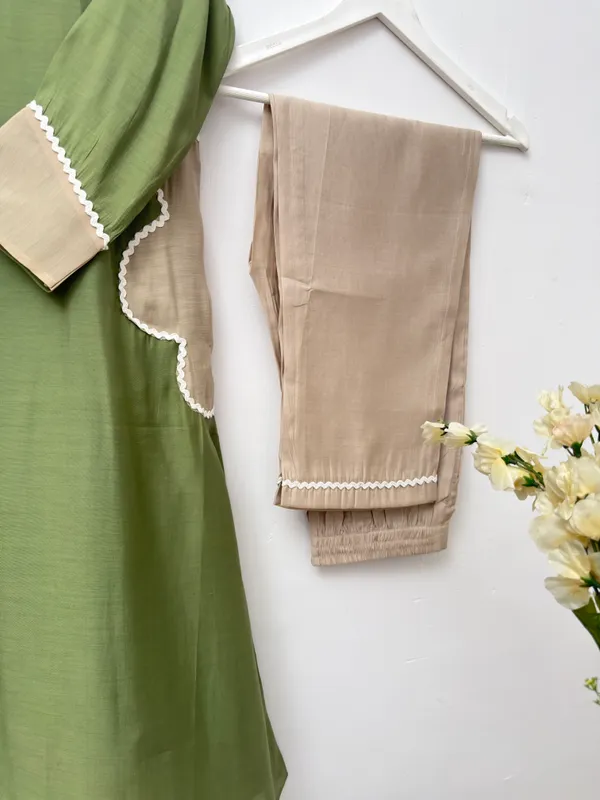 Amazing_Contrast_Pocket_Kurti_Pant_Set