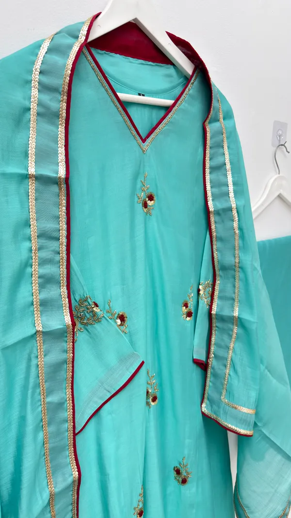 Beautiful_Ethnic_Handwork_Designer_Three_Piece_Kurta_Suit_Set