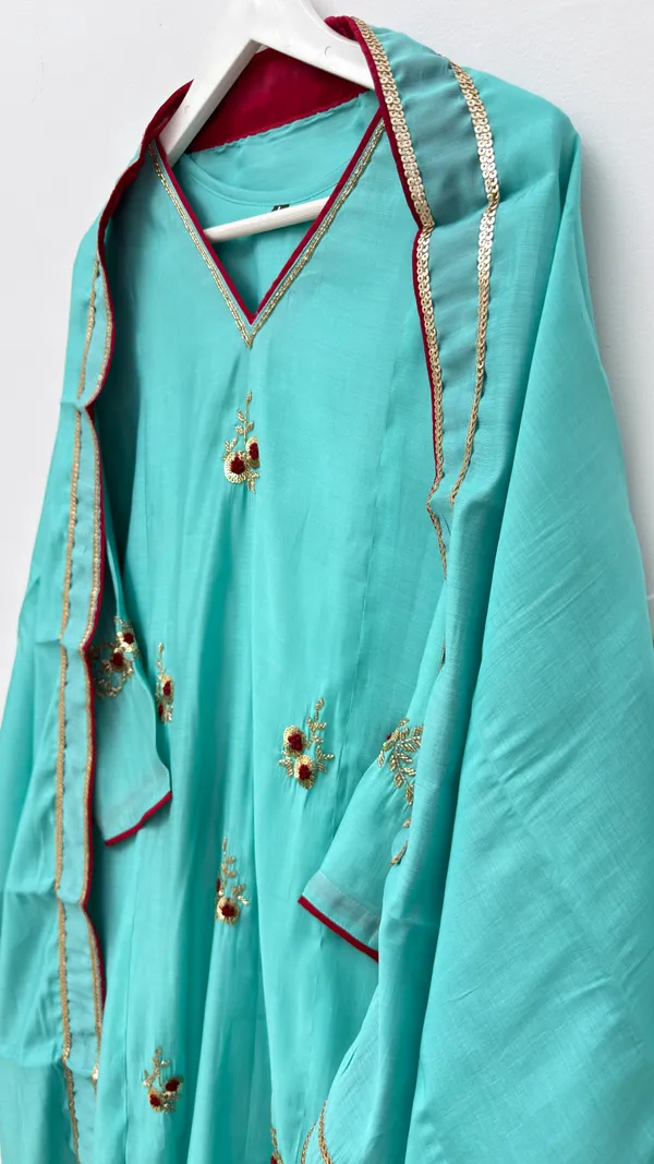 Beautiful_Ethnic_Handwork_Designer_Three_Piece_Kurta_Suit_Set