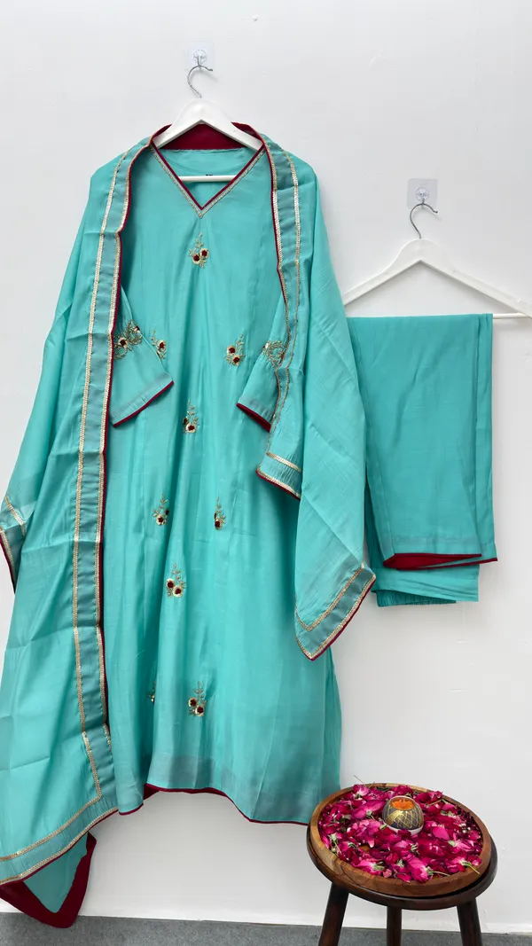 Beautiful_Ethnic_Handwork_Designer_Three_Piece_Kurta_Suit_Set