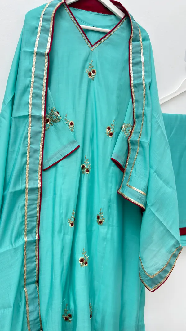 Beautiful_Ethnic_Handwork_Designer_Three_Piece_Kurta_Suit_Set