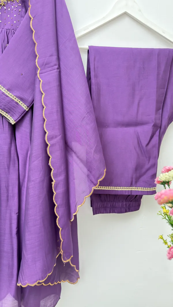 Beautiful_designer_3_pis_set_with_full_hand_work