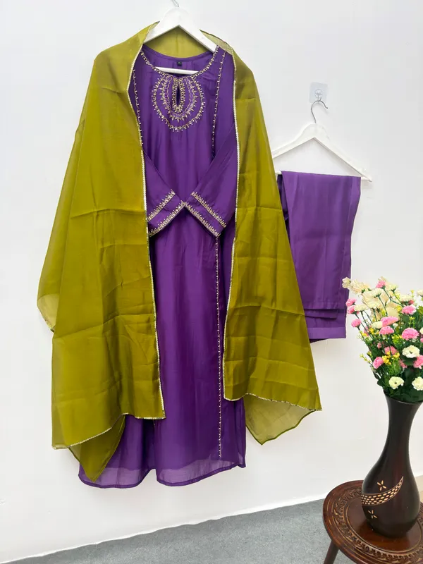 Designer_Ethnic_Neck_Pattern_Three_Piece_Suit