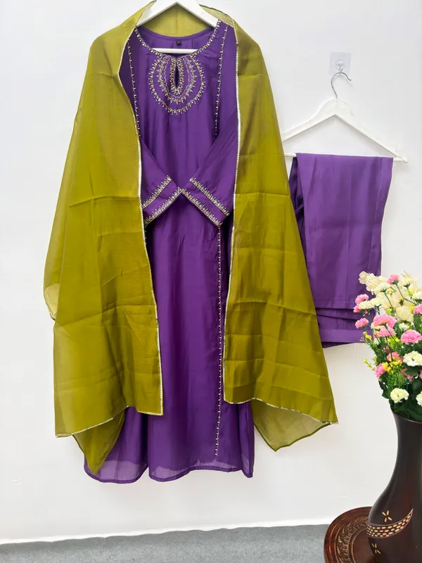 Designer_Ethnic_Neck_Pattern_Three_Piece_Suit