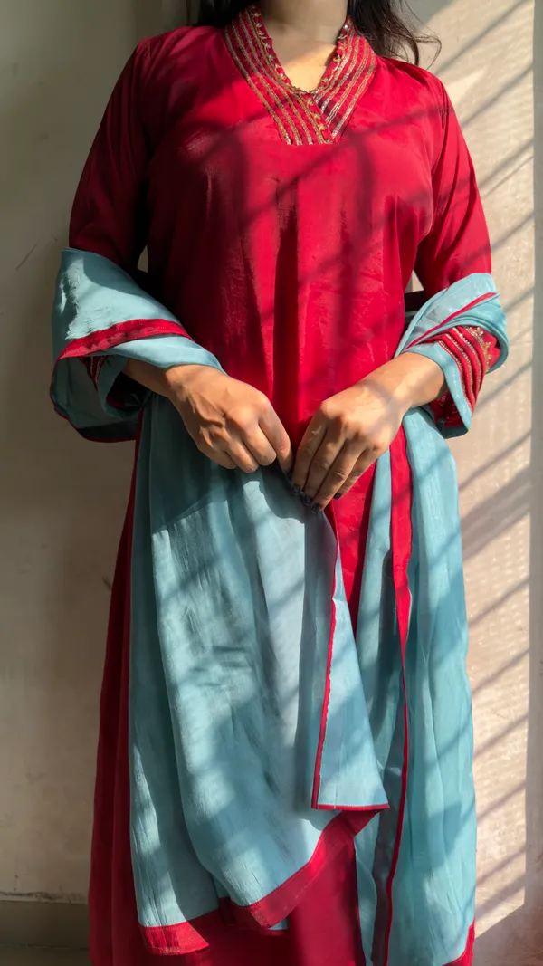 Designer_V_Neck_Ethnic_Kurta_Set