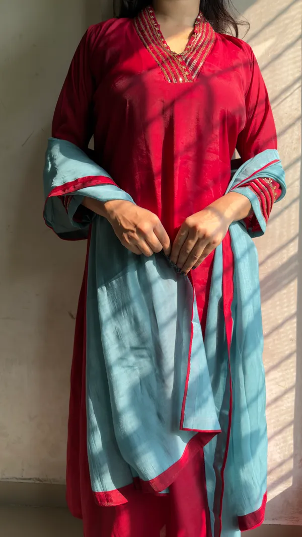 Designer_V_Neck_Ethnic_Kurta_Set