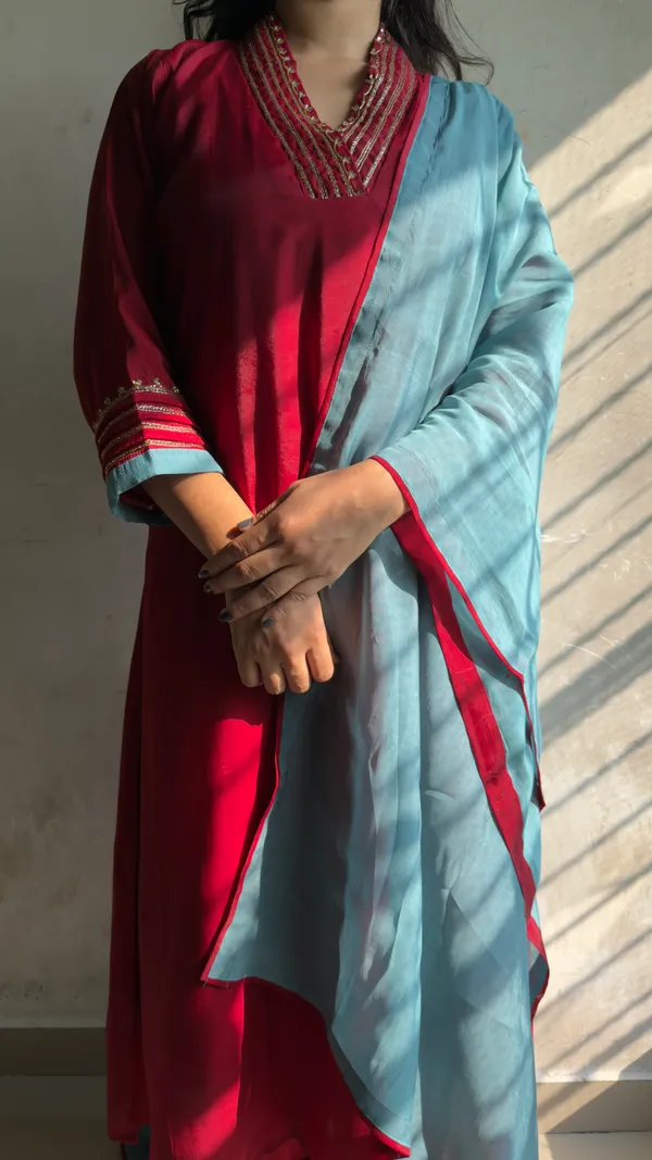 Designer_V_Neck_Ethnic_Kurta_Set