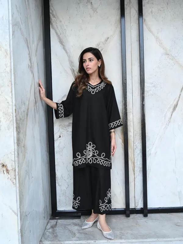 Elegant_Black_Embroidered_Co-ord_Set.