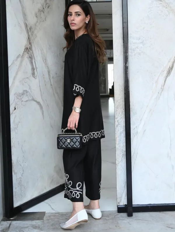 Elegant_Black_Embroidered_Co-ord_Set.